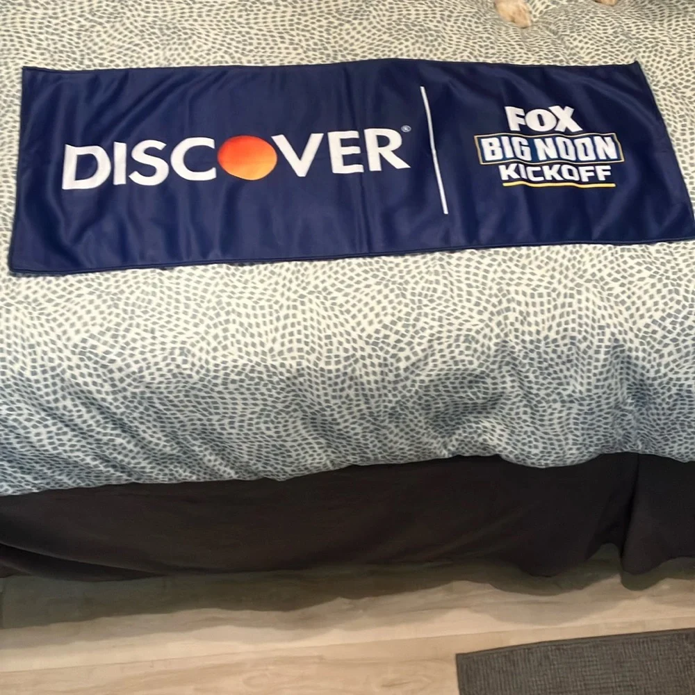 Like New Fox Big Noon Kickoff Towel